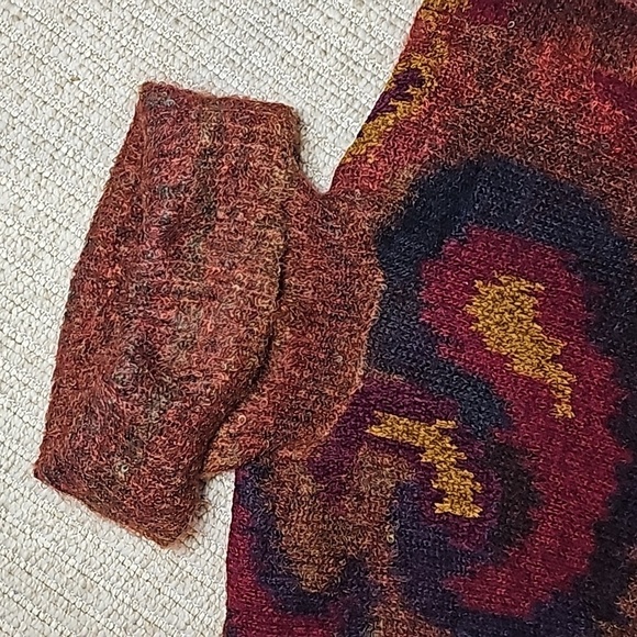 Vintage JEANNE PIERRE Mohair Turtleneck Sweater with Abstract Patterns Small - Picture 4 of 15